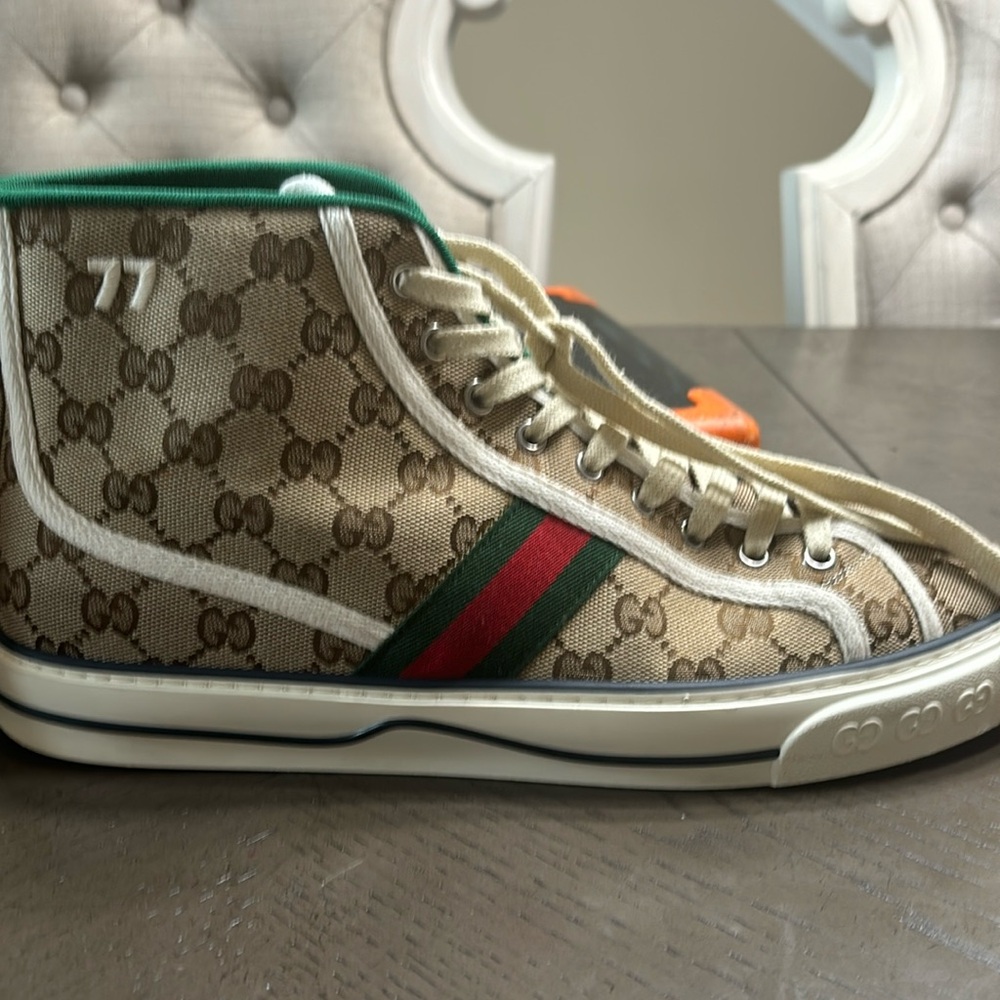 Original Gucci sneakers size 10